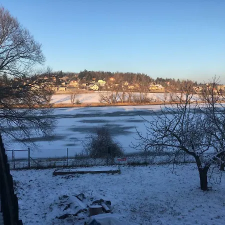 Lake House Near Prague 度假居 多布日什